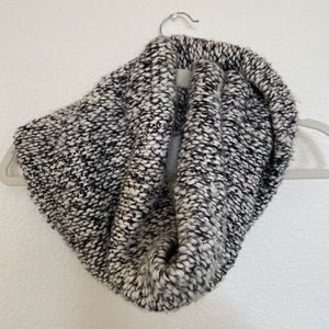 (4 for $15) Chunky knit Infinity Scarf